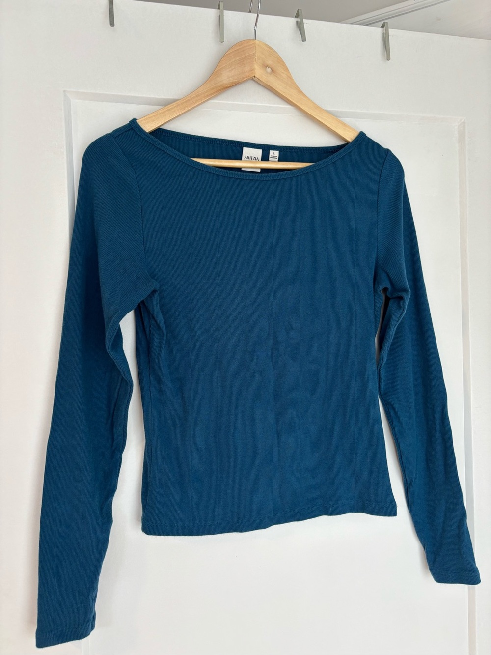 Aritzia Homestretch Rib Airwave Boatneck Longsleeve in Nocturnal Blue